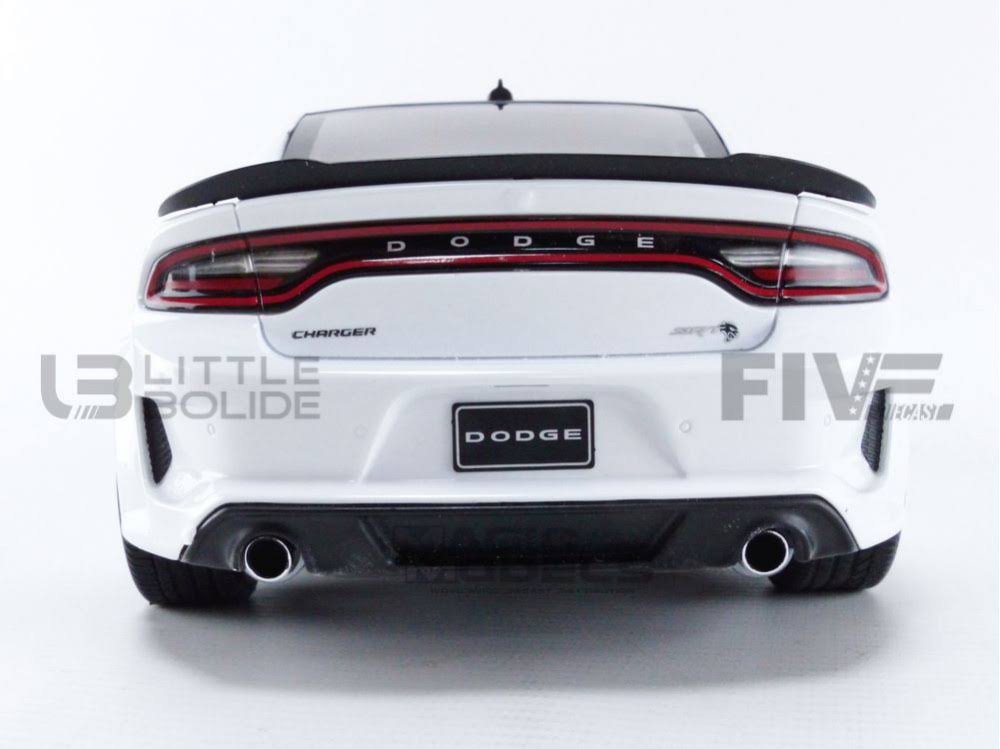 White 1/18 Dodge Charger SRT L561440