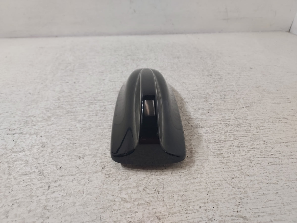 Roof Mount Radio Antenna V95755
