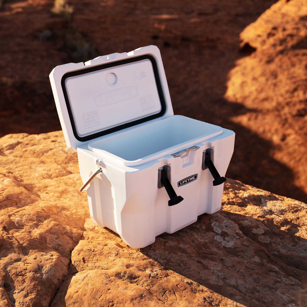 28 Quart High Performance Polyethylene Cooler W5755