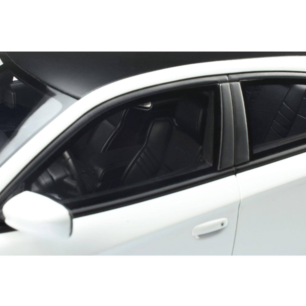 White 1/18 Dodge Charger SRT L561440