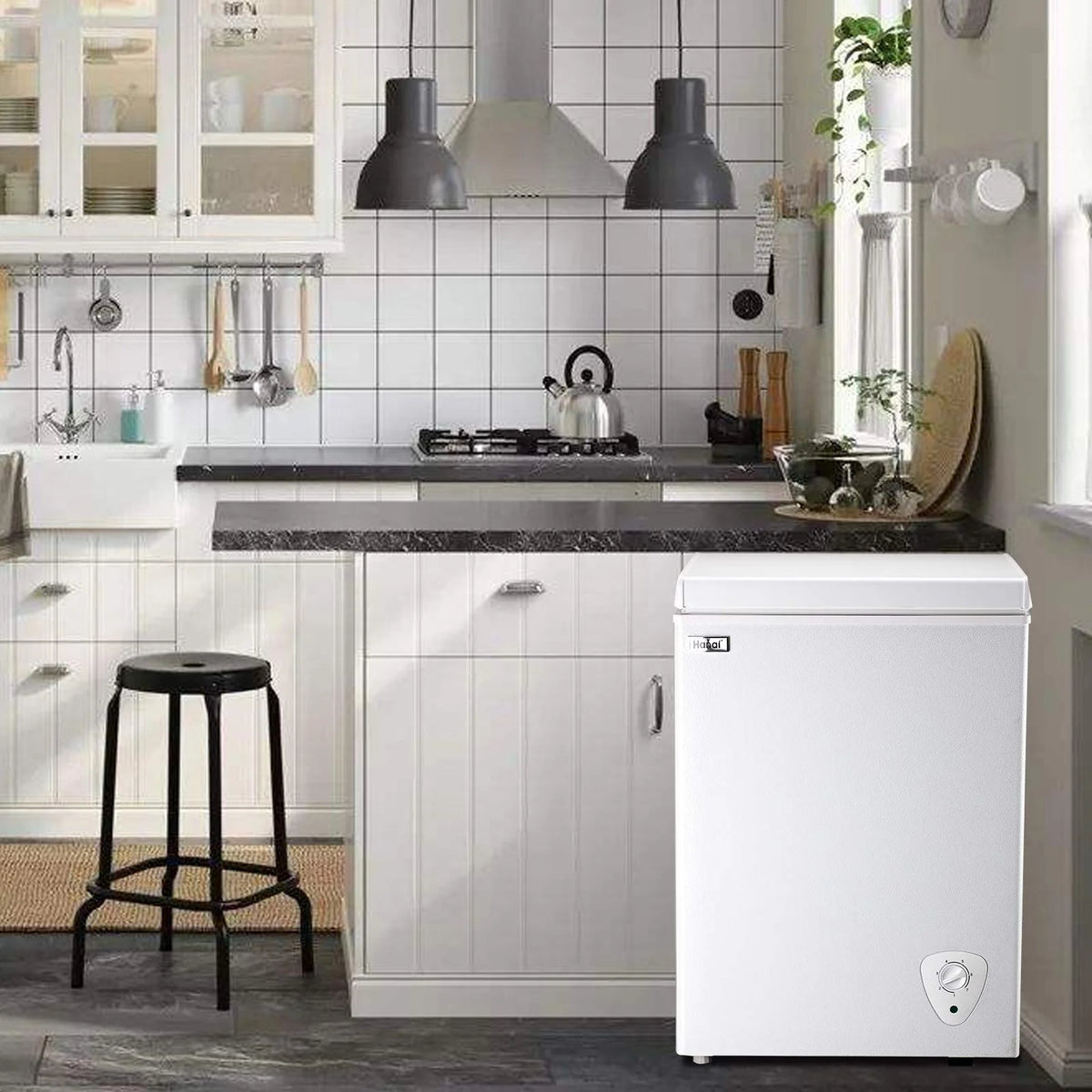 3.5 Cu.ft White Chest Freezer X70089